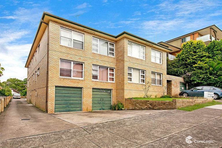 17 Jubilee Avenue, Carlton NSW 2218