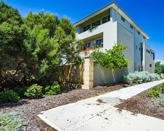 34 Mewstone Crescent, North Coogee WA 6163