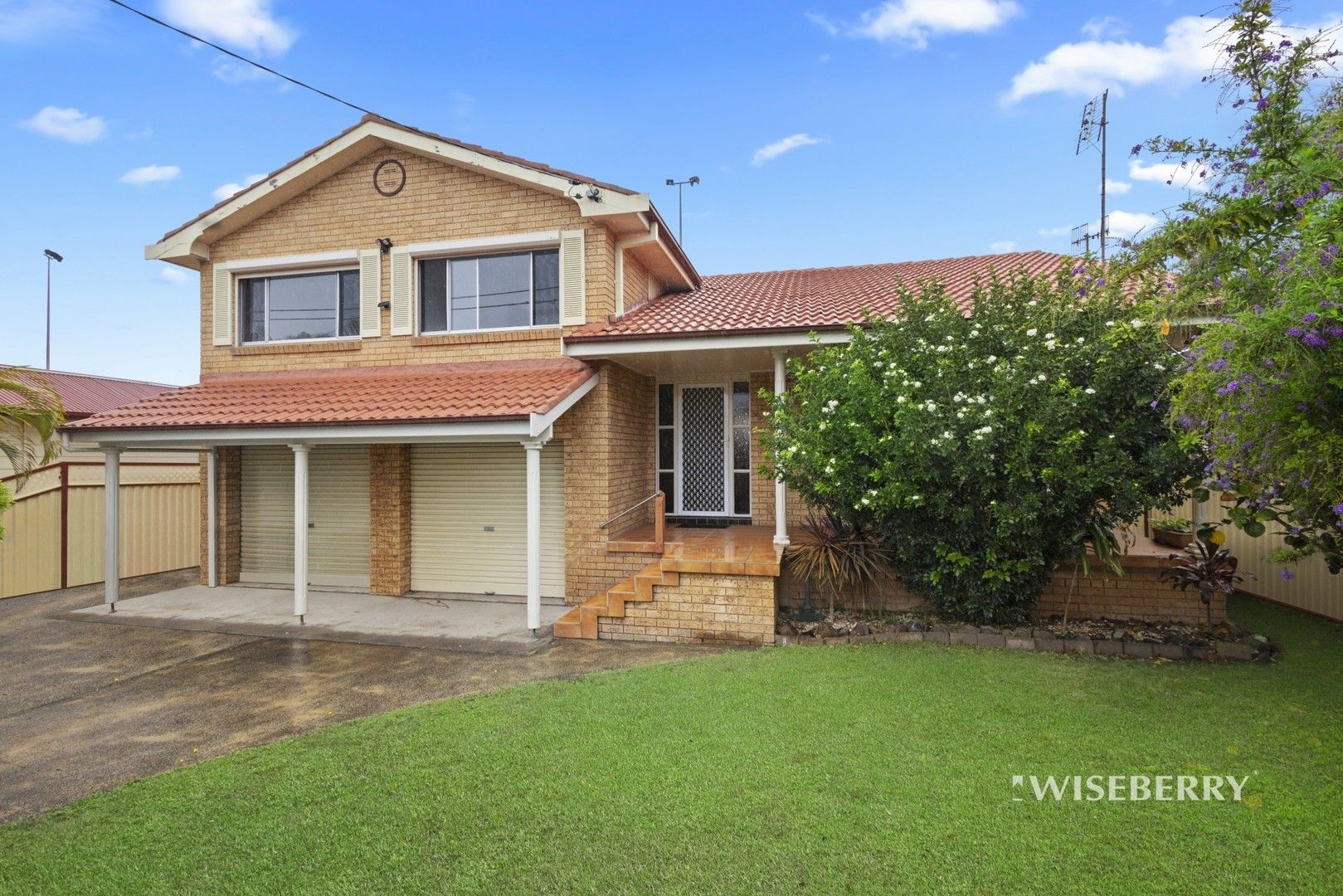 3 bedrooms House in 12 Kalani Street BUDGEWOI NSW, 2262