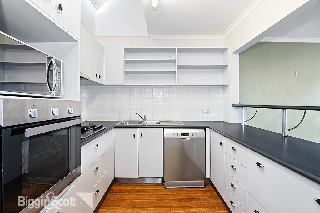 Additional image 2 of 10/44 Marine Parade, St Kilda VIC 3182