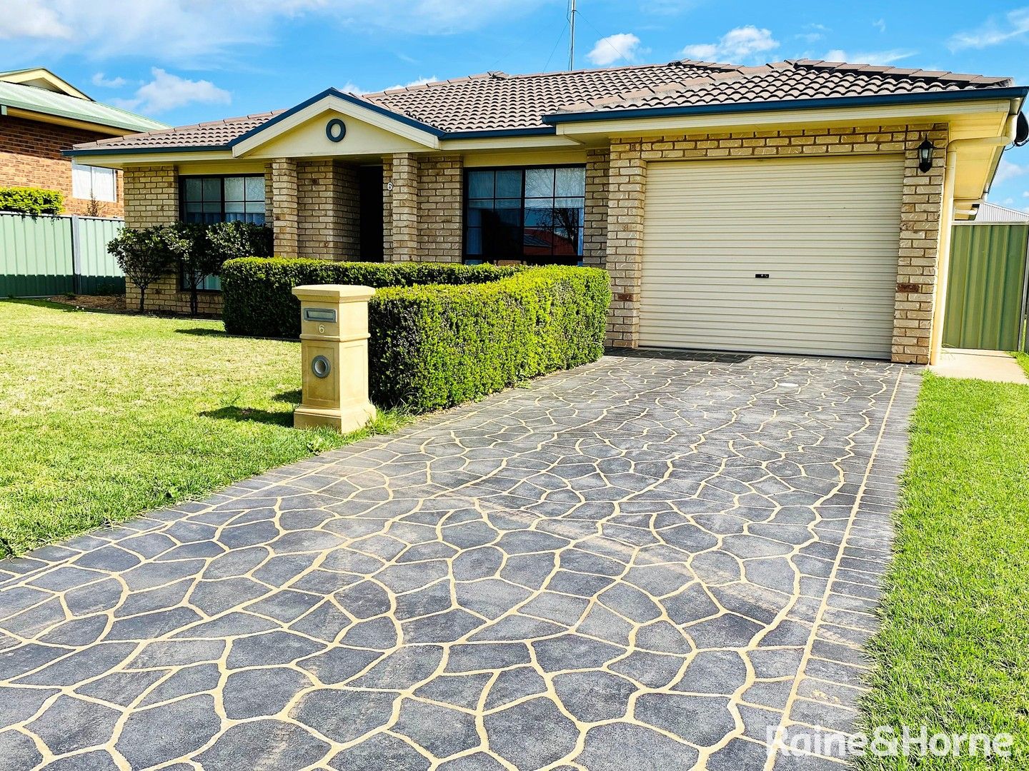 3 bedrooms House in 6 Alder Avenue PARKES NSW, 2870