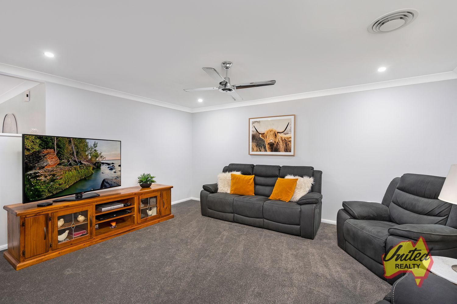 3 Cedar Place, The Oaks NSW 2570, Image 1