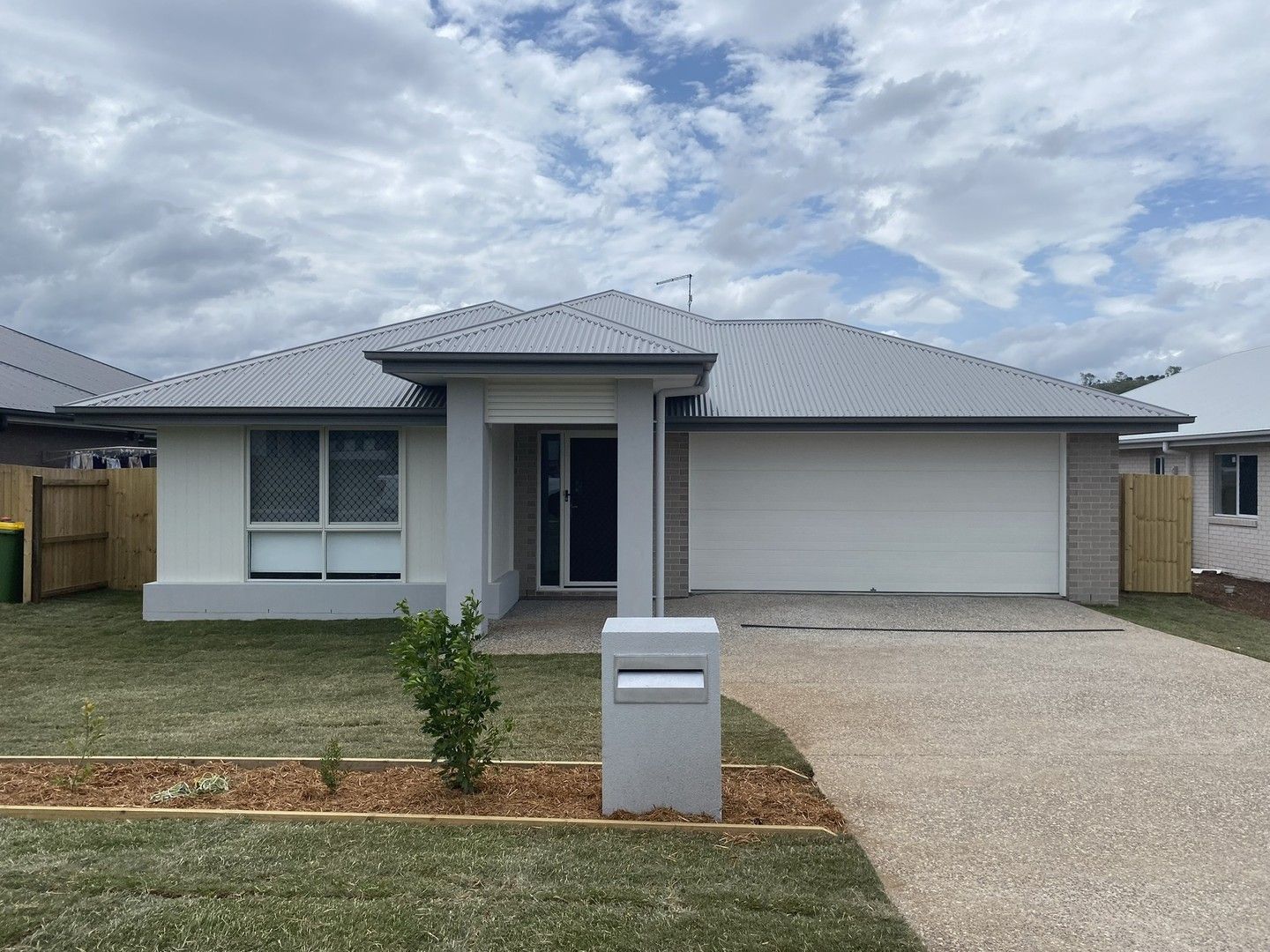 4 bedrooms House in 55 Tallowwood Boulevard COTSWOLD HILLS QLD, 4350