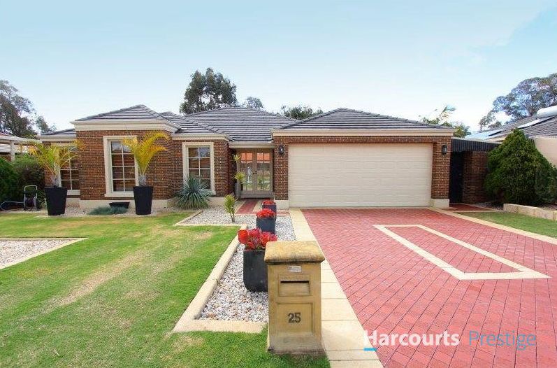 4 bedrooms House in 25 Jilakin Loop CANNING VALE WA, 6155