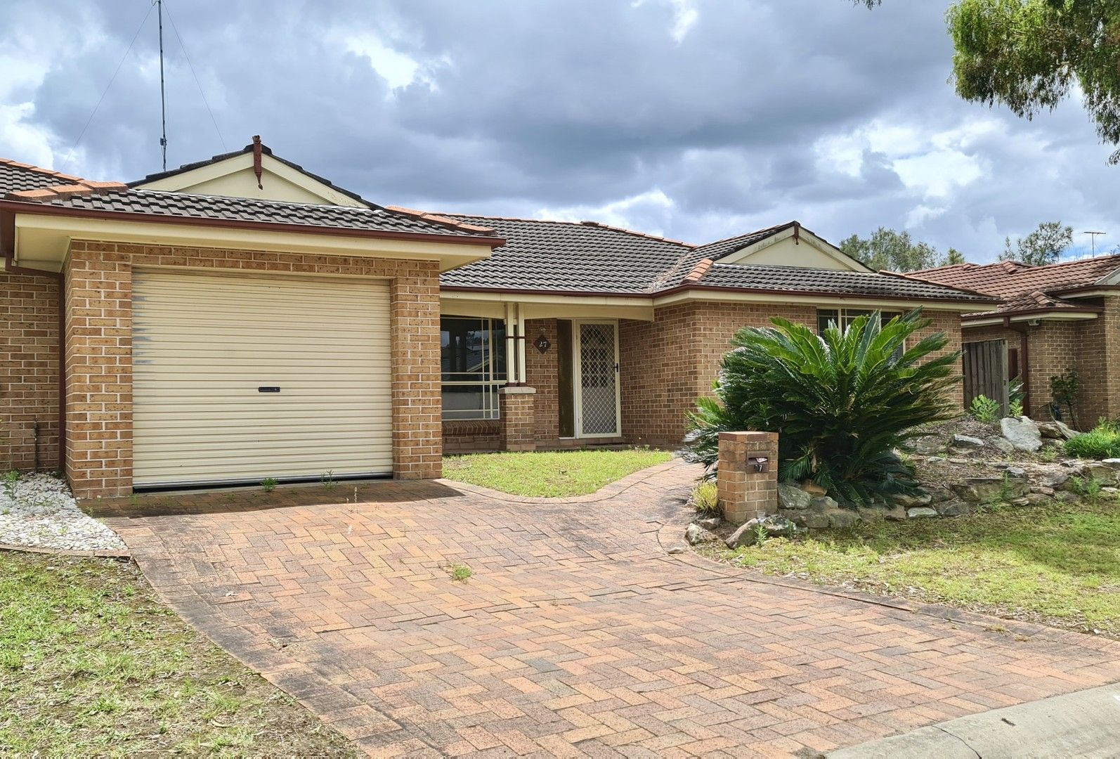 3 bedrooms House in 27 Sandstock Place WOODCROFT NSW, 2767