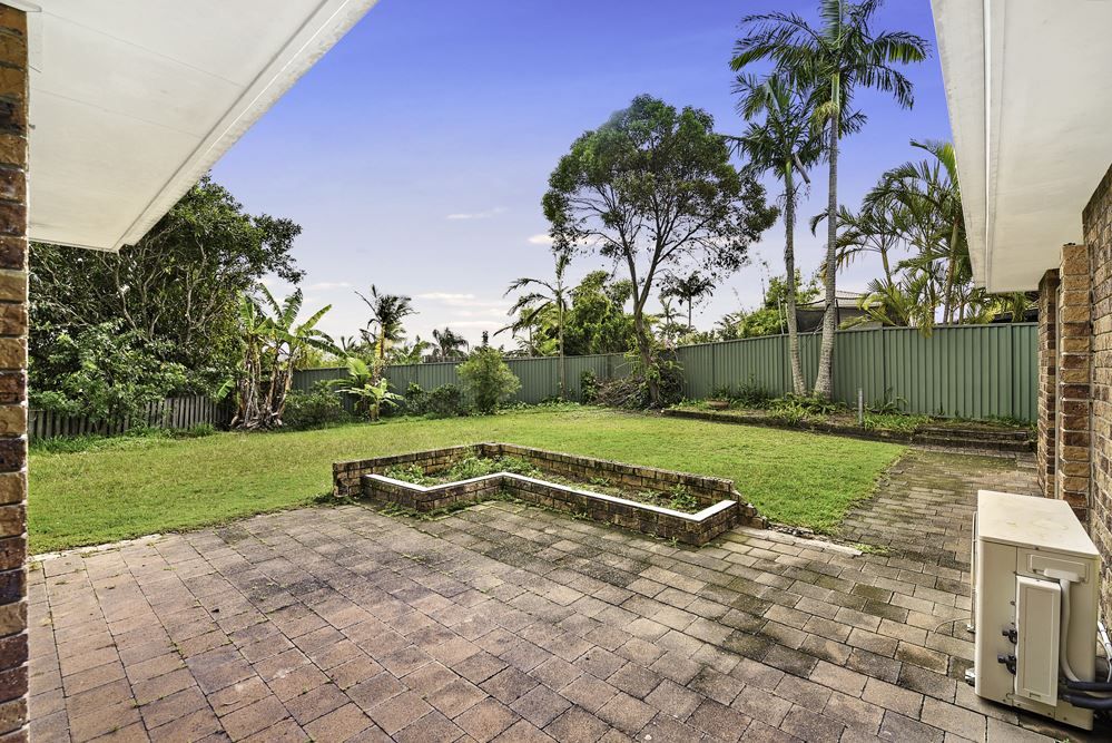 4 Lobb Court, Arundel QLD 4214, Image 2