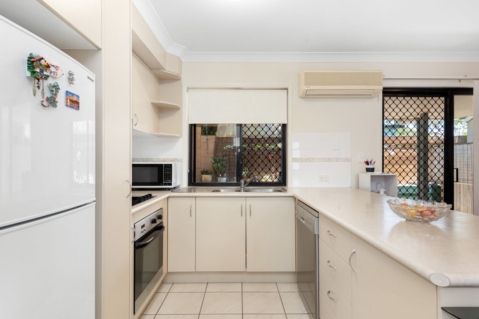 2/9 Hill Crescent, Carina Heights QLD 4152, Image 2