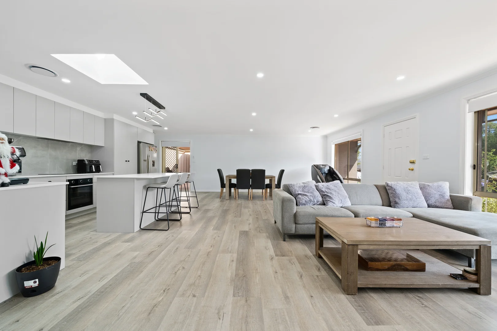 Additional image 3 of 10A Hansen Circuit, Isaacs ACT 2607