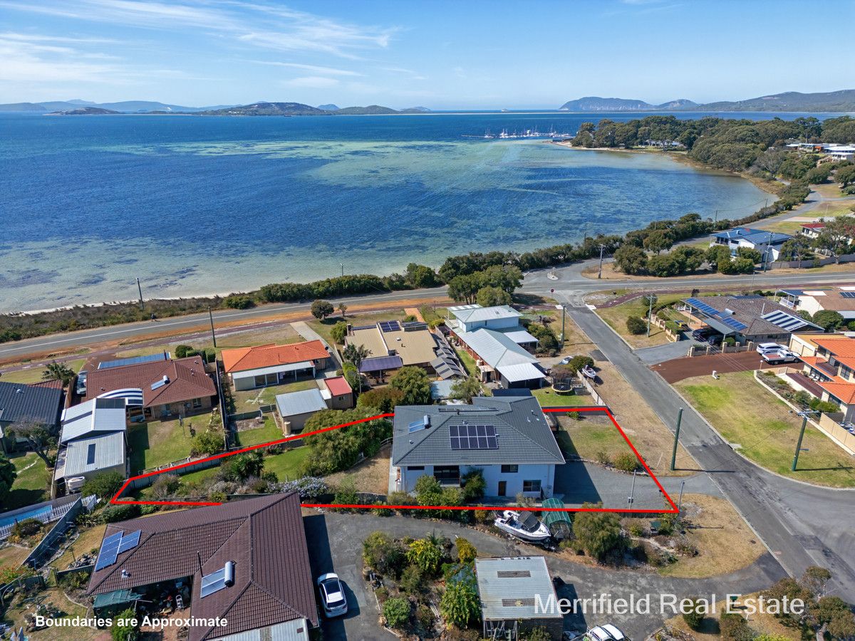 4 Wilson Street, Little Grove WA 6330, Image 0