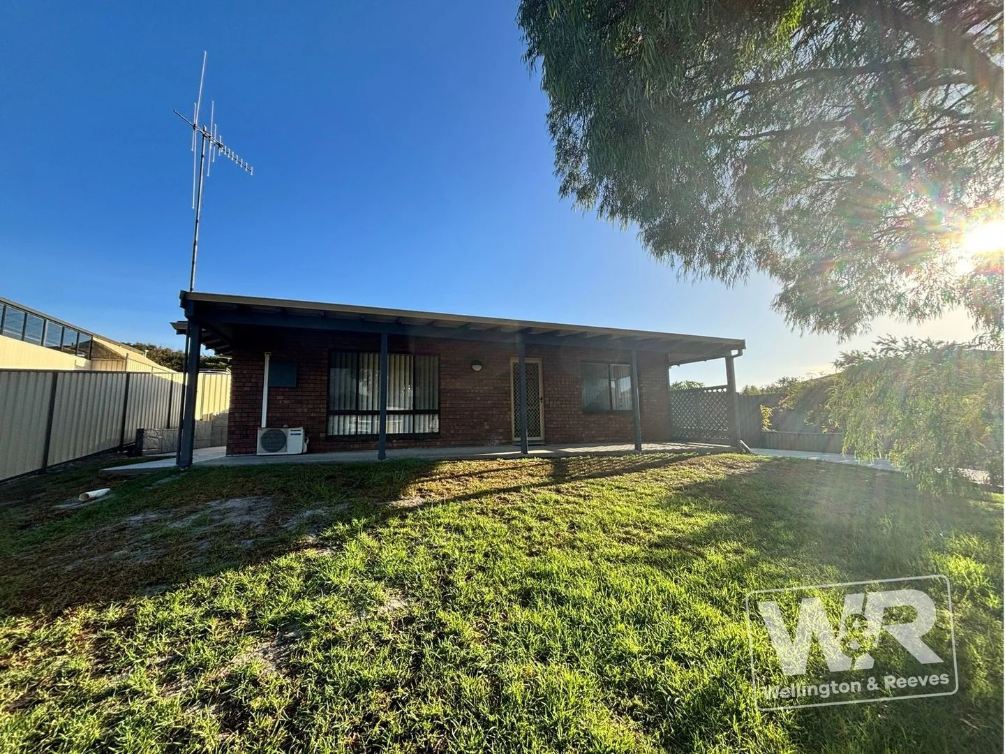 8 Wilson Street, Little Grove WA 6330
