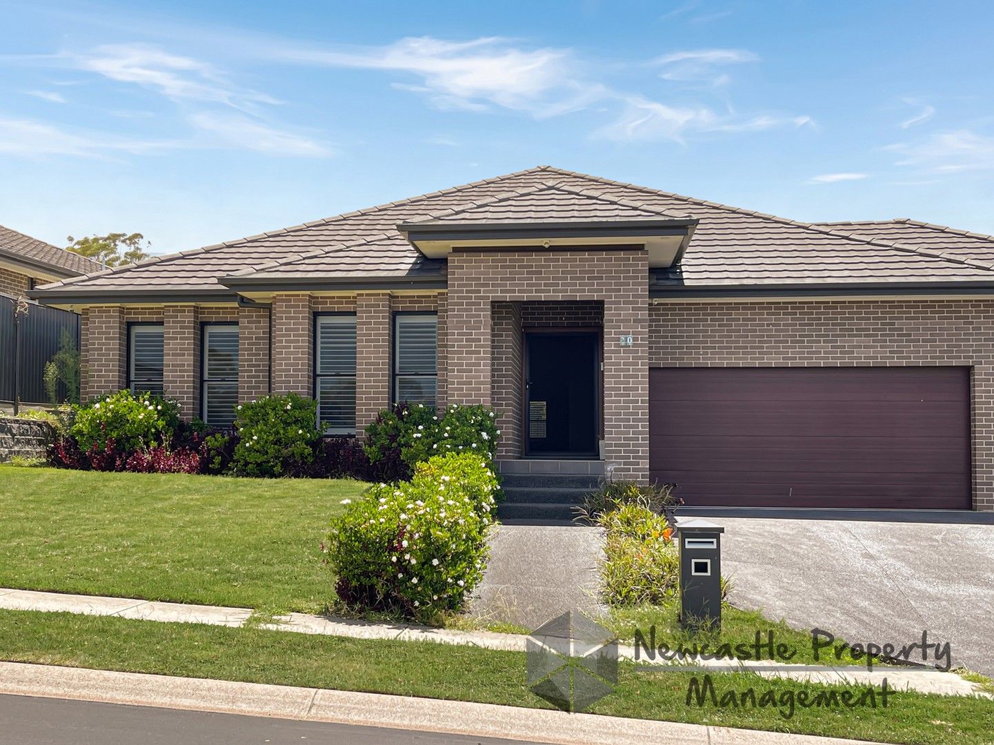 5 bedrooms House in 20 Discovery Drive FLETCHER NSW, 2287