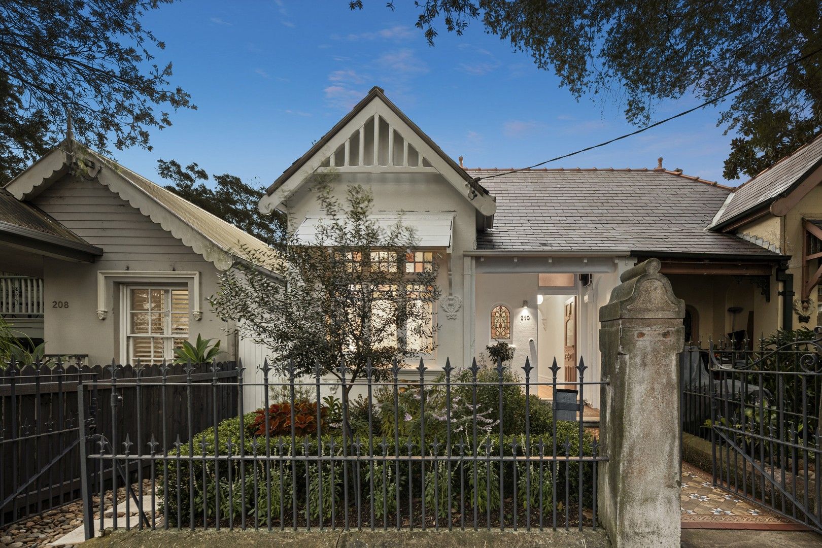 2 bedrooms House in 210 Annandale Street ANNANDALE NSW, 2038