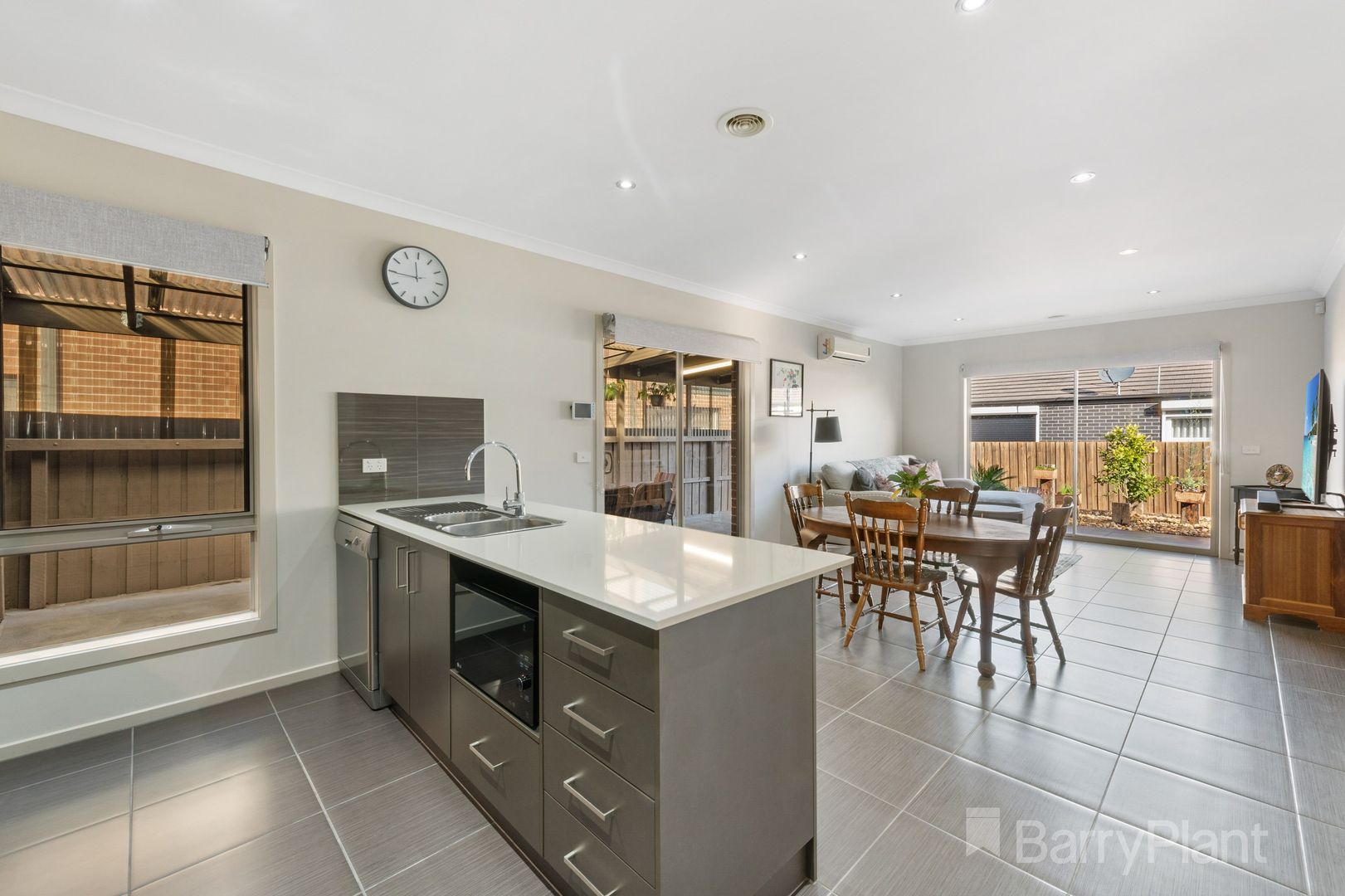 47 Orbis Avenue, Fraser Rise VIC 3336, Image 2