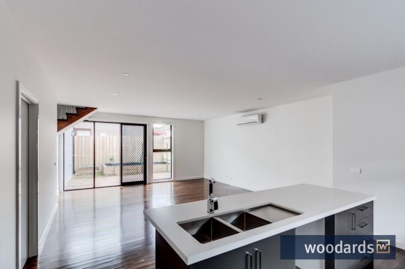 2/1 La Frank Street, Burwood VIC 3125, Image 1