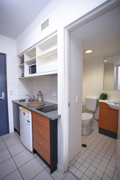 702/188 Shafston Av, Kangaroo Point QLD 4169, Image 2