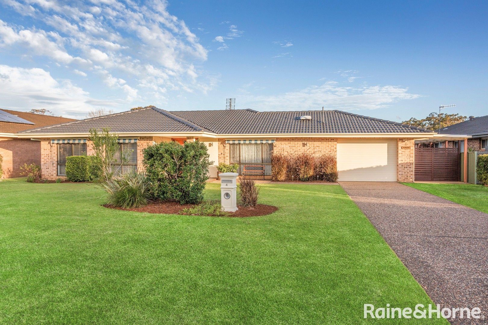 4 Cavalier Parade, Bomaderry NSW 2541, Image 2