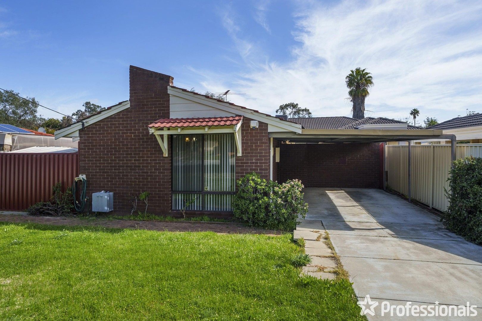 3 bedrooms House in 18 Barlow Way BALGA WA, 6061