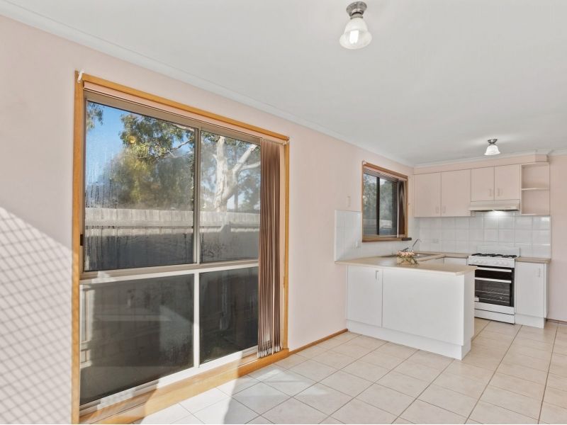 2/53 Dundee Way, Sydenham VIC 3037, Image 2