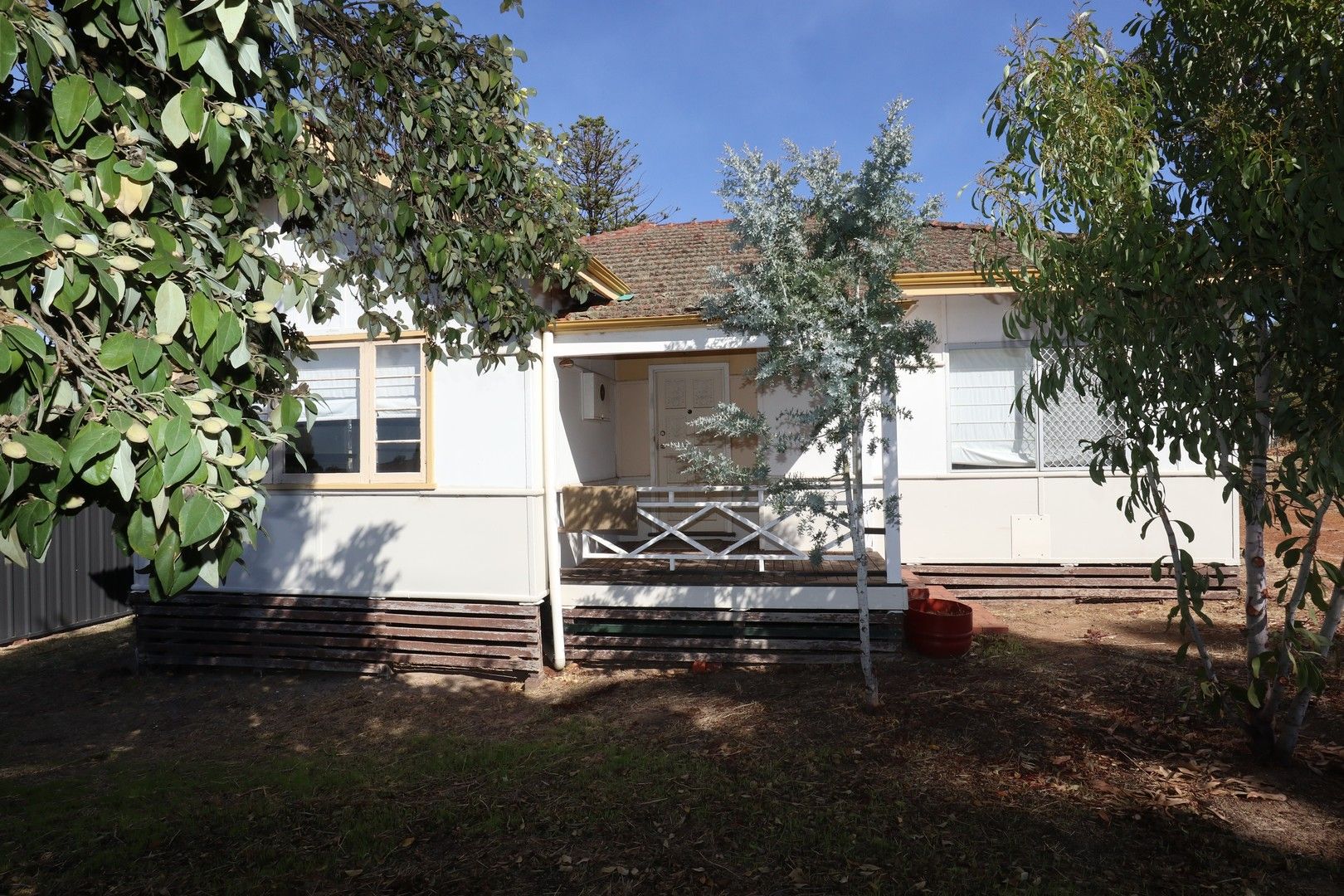 3 bedrooms House in 25 Lock Street NARROGIN WA, 6312