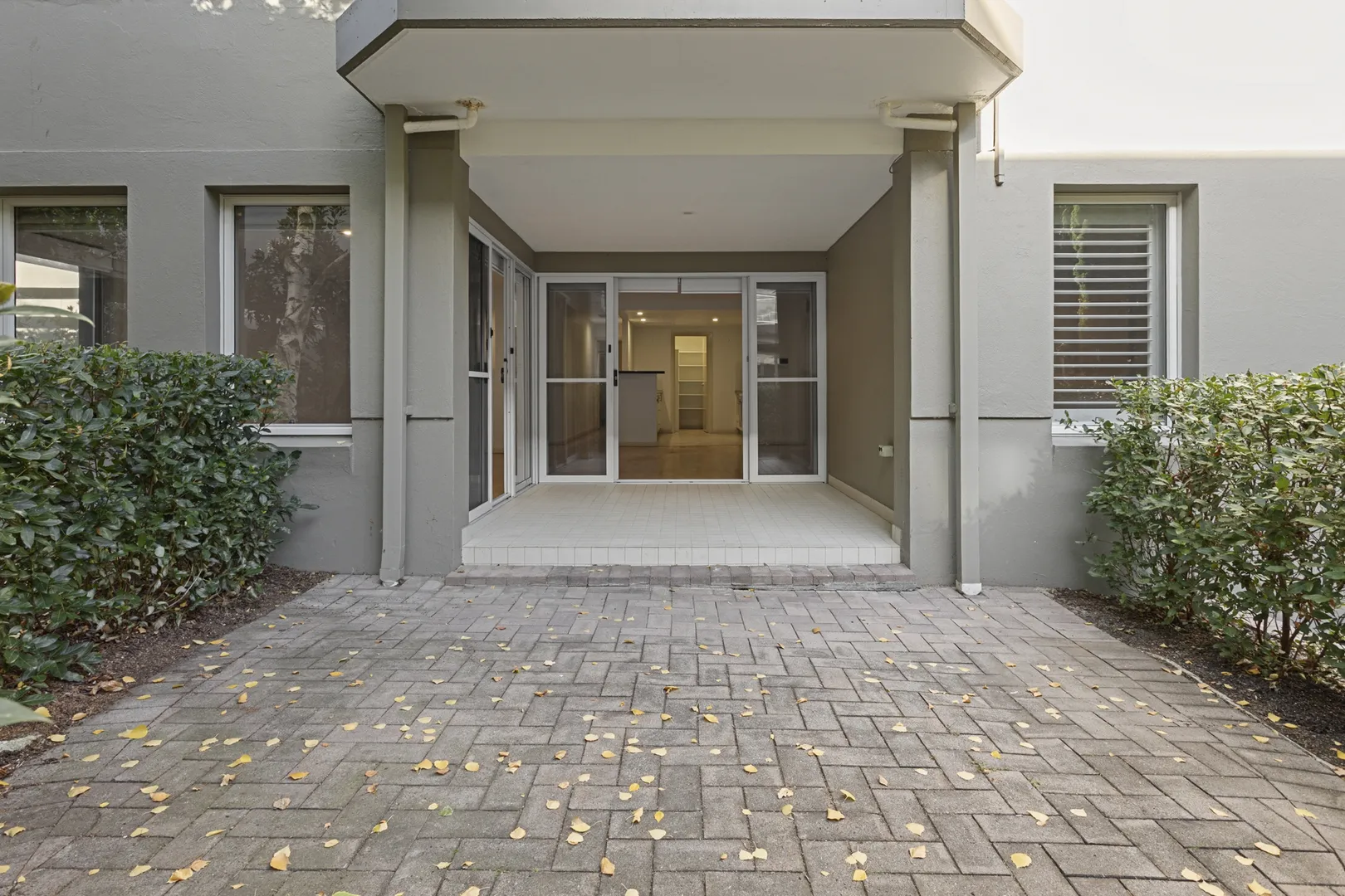 Ground floor apartment in Domain Complex - View 2