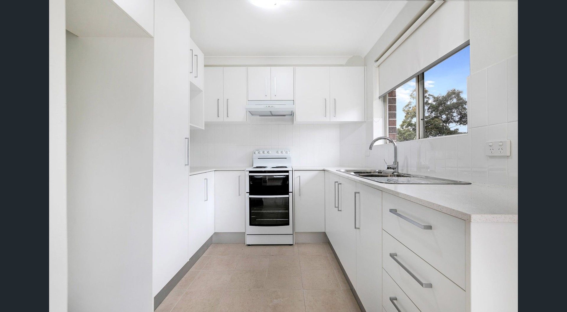 3 bedrooms Apartment / Unit / Flat in 1/17 Oxford Street MERRYLANDS NSW, 2160