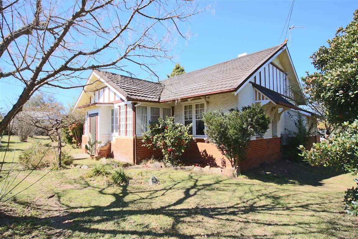 87 Martin Street, Tenterfield NSW 2372, Image 0