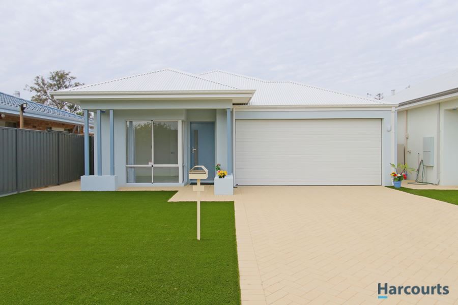 4 bedrooms Apartment / Unit / Flat in 3A Pelican Place WILSON WA, 6107