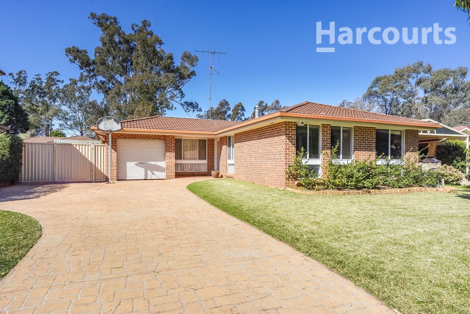 4 bedrooms House in 21 McEwan Circuit MOUNT ANNAN NSW, 2567