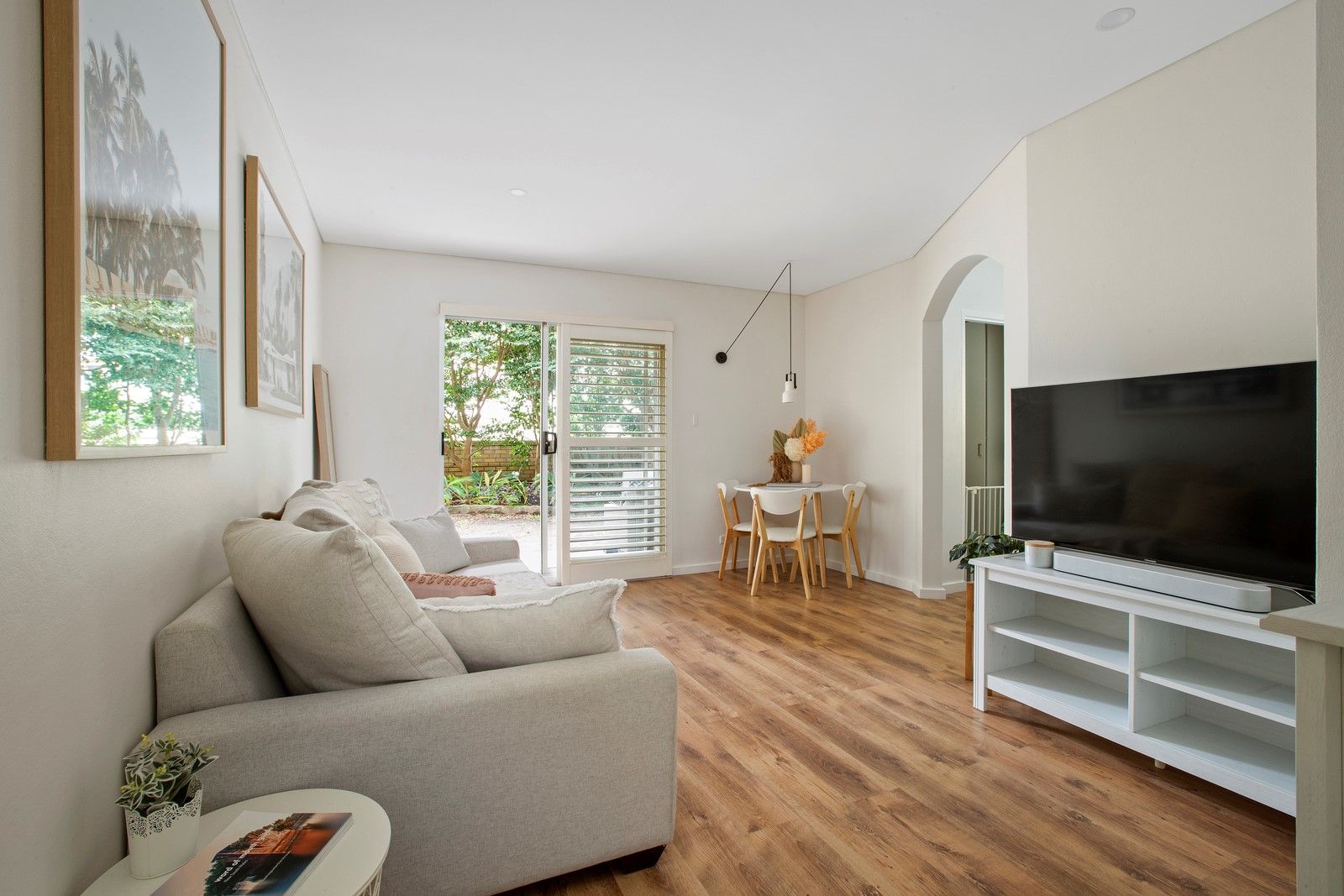 2 bedrooms Apartment / Unit / Flat in 2/144-146 Pacific Parade DEE WHY NSW, 2099