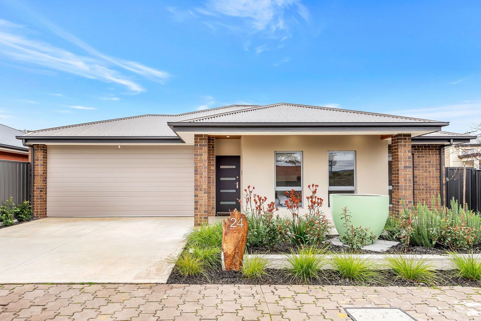 24 Oxford Street, Hillcrest SA 5086, Image 0