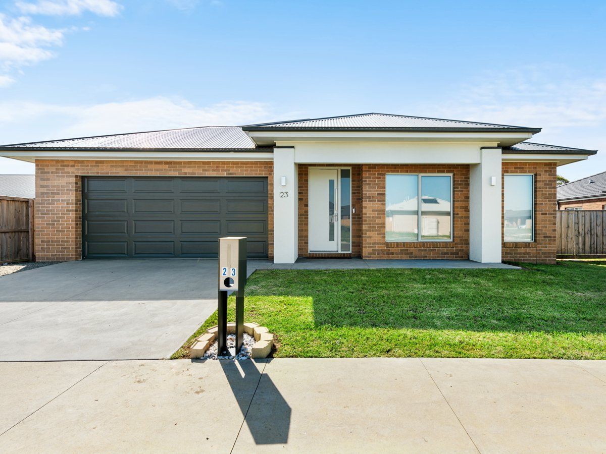 4 bedrooms House in 23 Whistler Drive BAIRNSDALE VIC, 3875