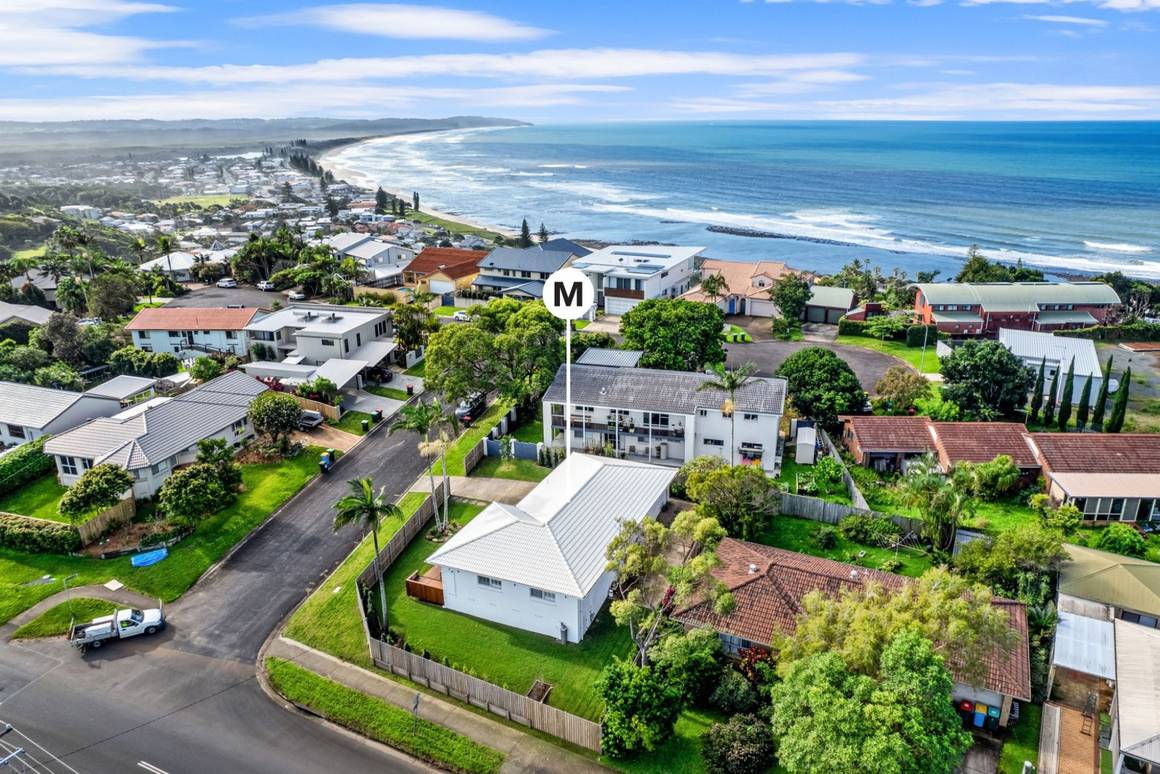 Picture of 17 Henderson Place, LENNOX HEAD NSW 2478