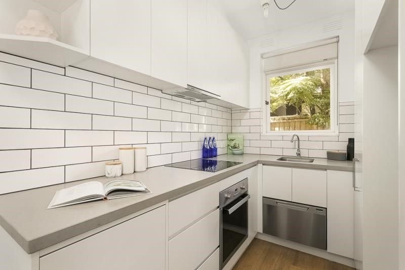 1 bedrooms Apartment / Unit / Flat in 4/18 Scott Street ELWOOD VIC, 3184