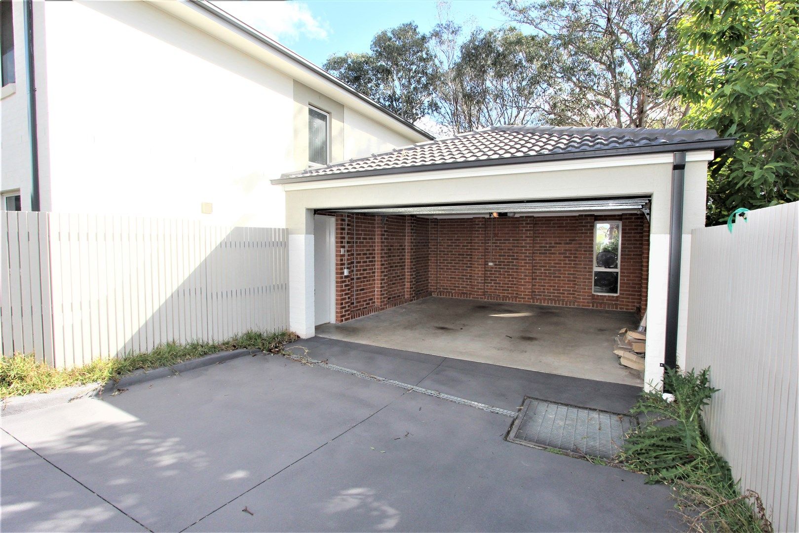 33 Northampton Drive, Glenfield NSW 2167, Image 1