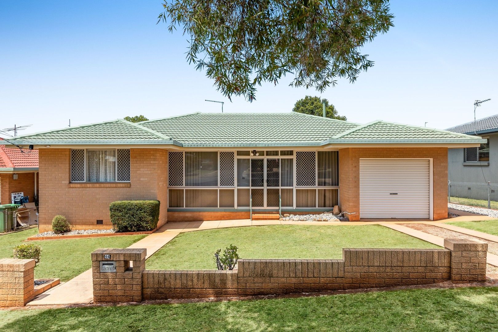 3 bedrooms House in 44 Sardon Street CENTENARY HEIGHTS QLD, 4350