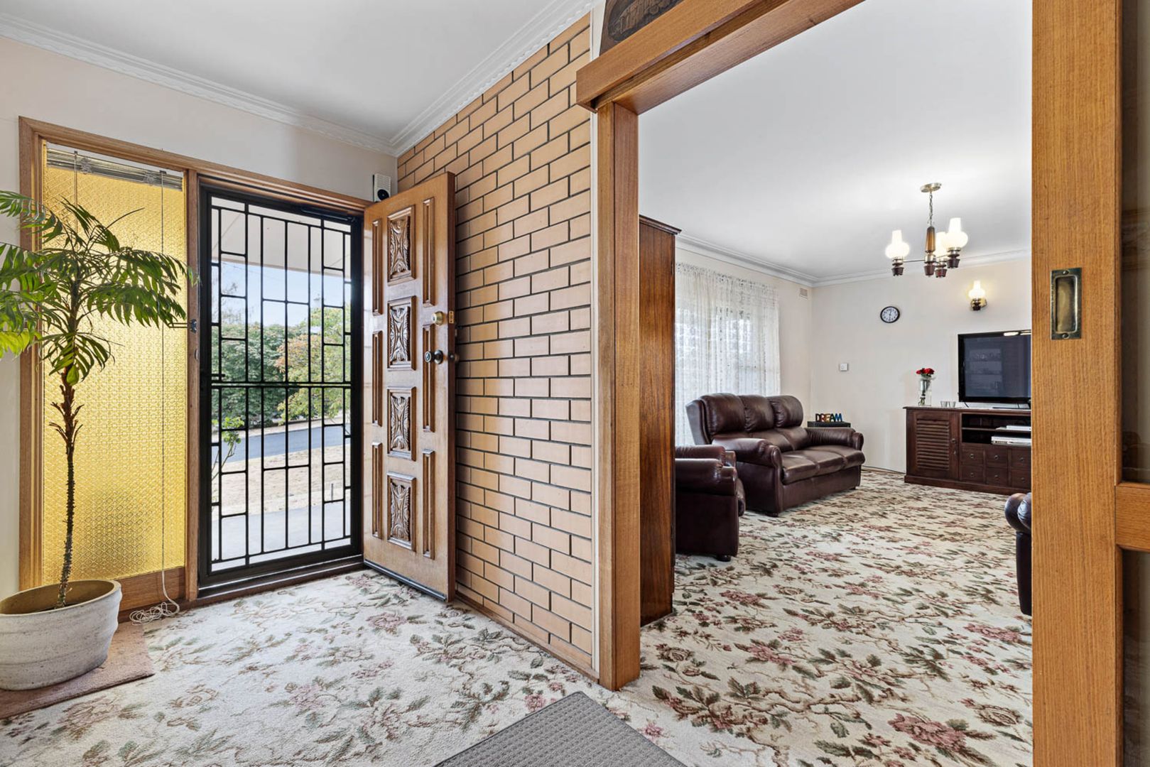 105 Howard Street, Soldiers Hill VIC 3350, Image 1