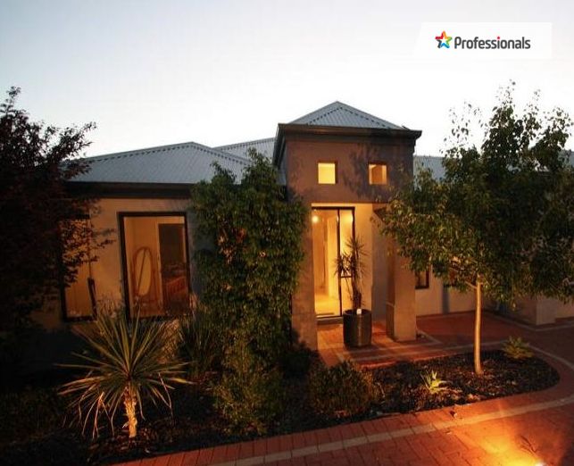 3 bedrooms House in 5/211 Treasure Road QUEENS PARK WA, 6107