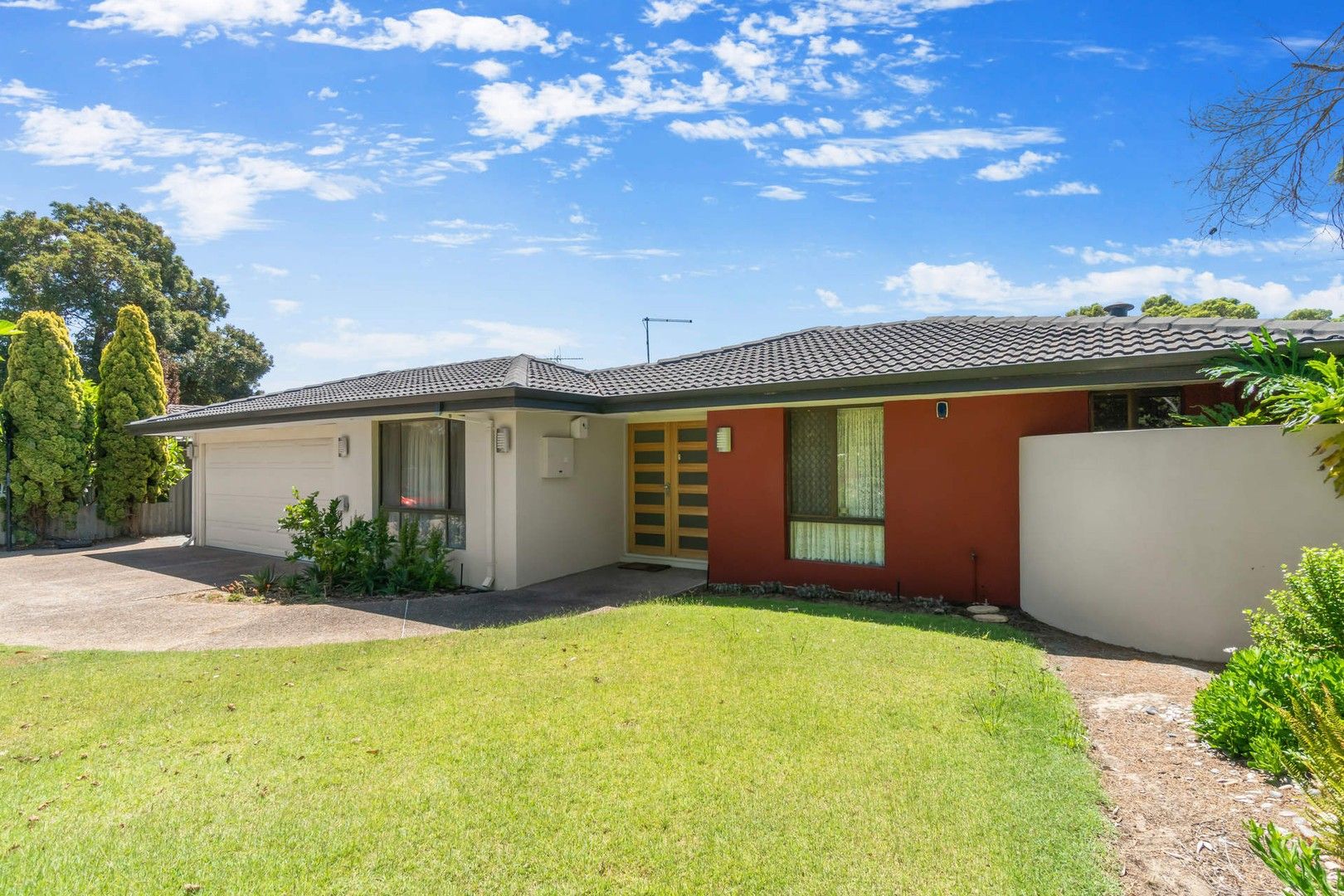 4 bedrooms House in 77 Twickenham Drive KINGSLEY WA, 6026