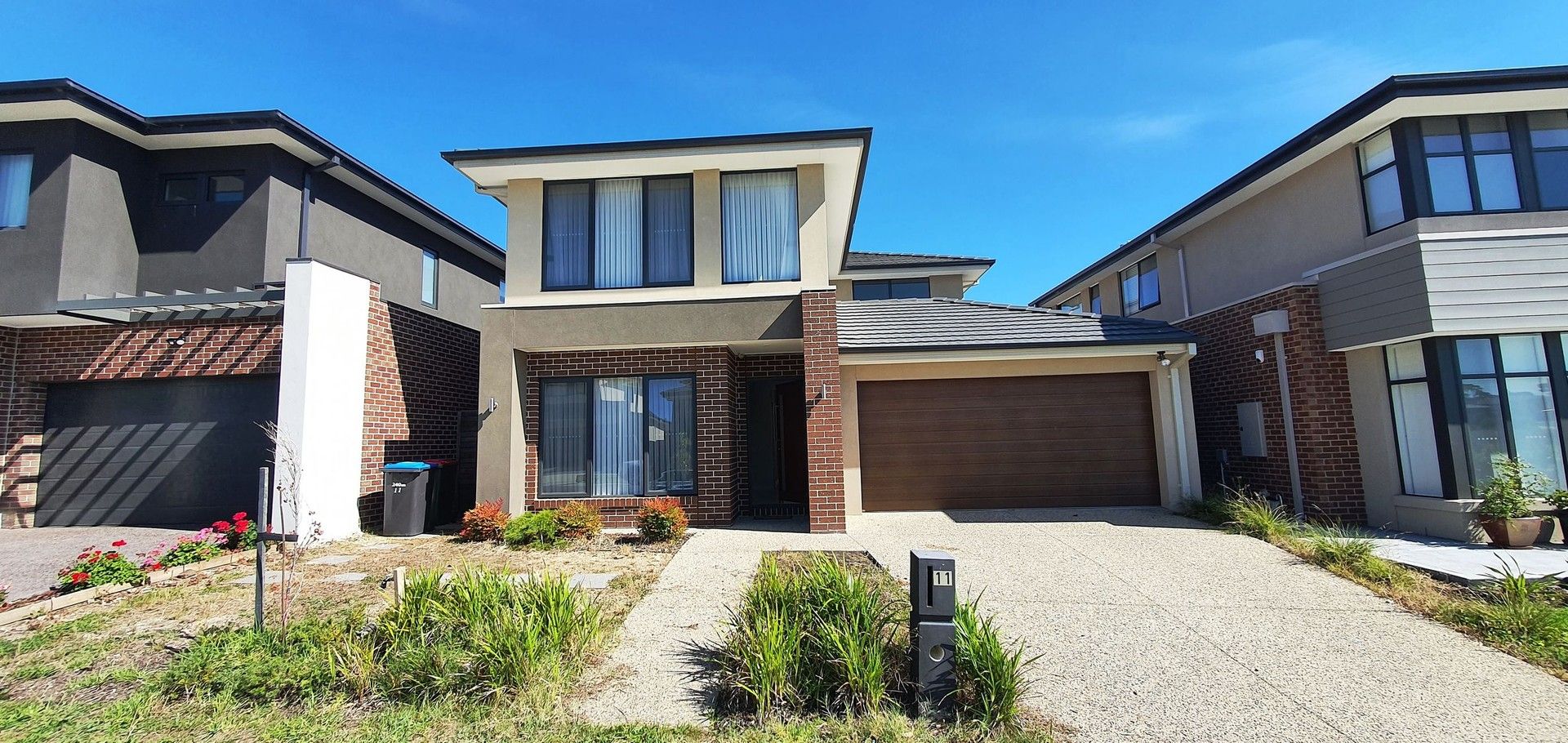 4 bedrooms House in 11 Elphinstone Way WANTIRNA SOUTH VIC, 3152