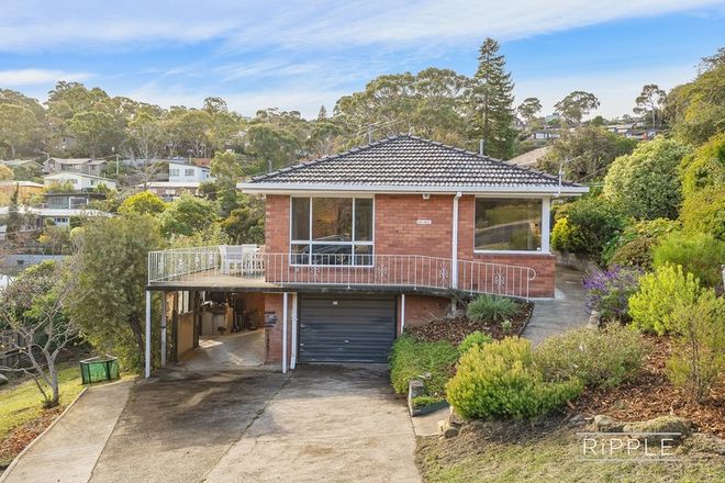 Picture of 113 Malunna Road, LINDISFARNE TAS 7015