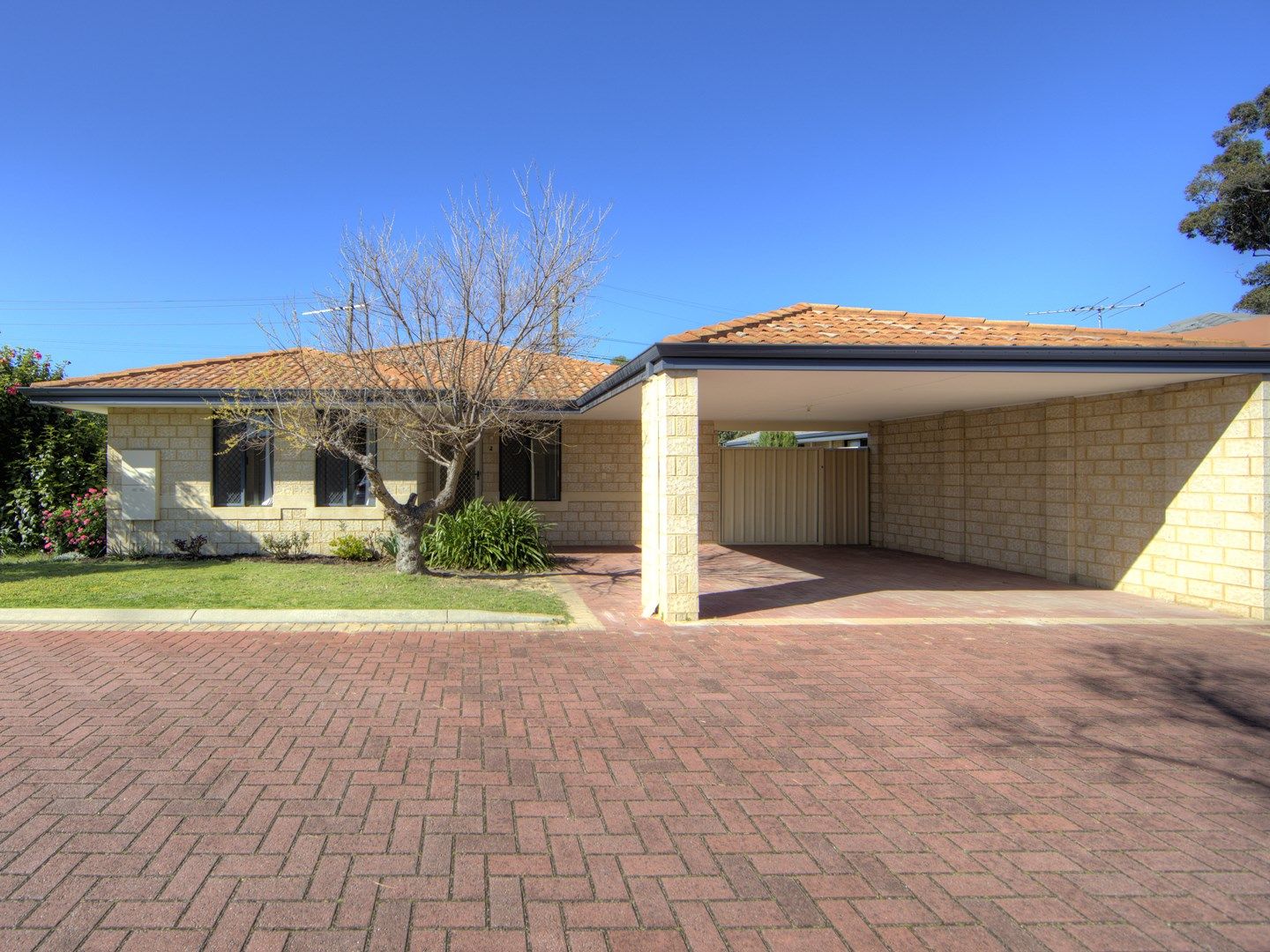 2/10 Peach Tree Way, Forrestfield WA 6058, Image 0