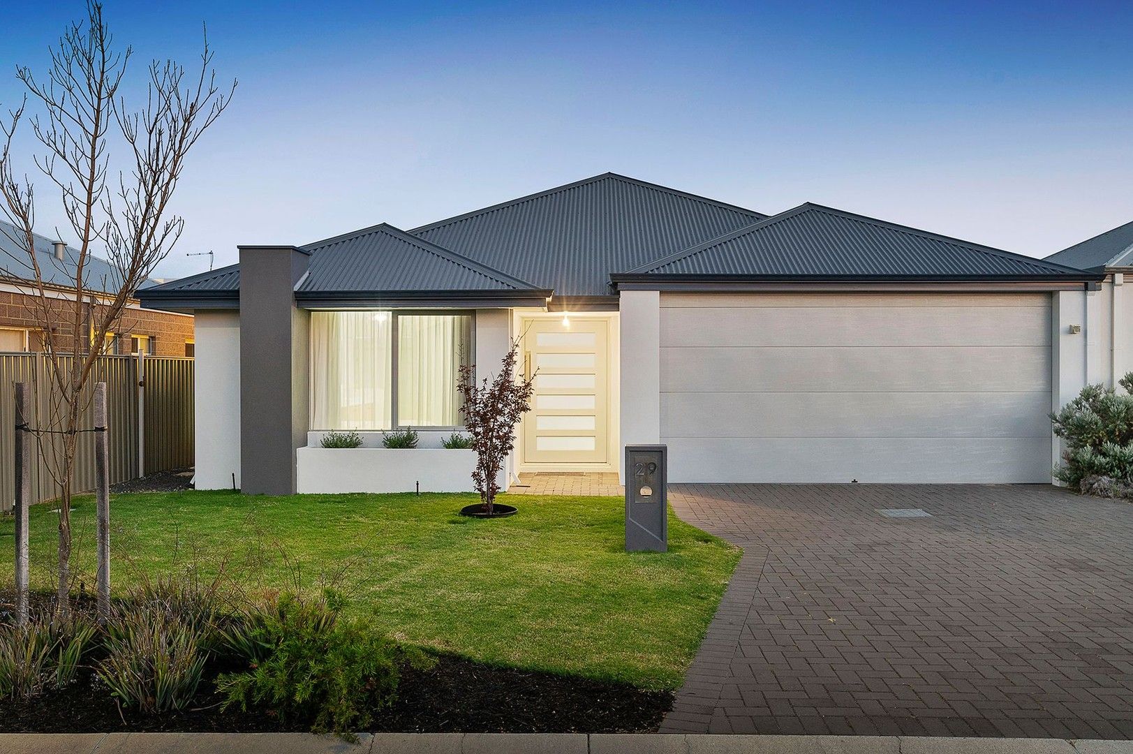 3 bedrooms House in 29 Torquata Street PIARA WATERS WA, 6112