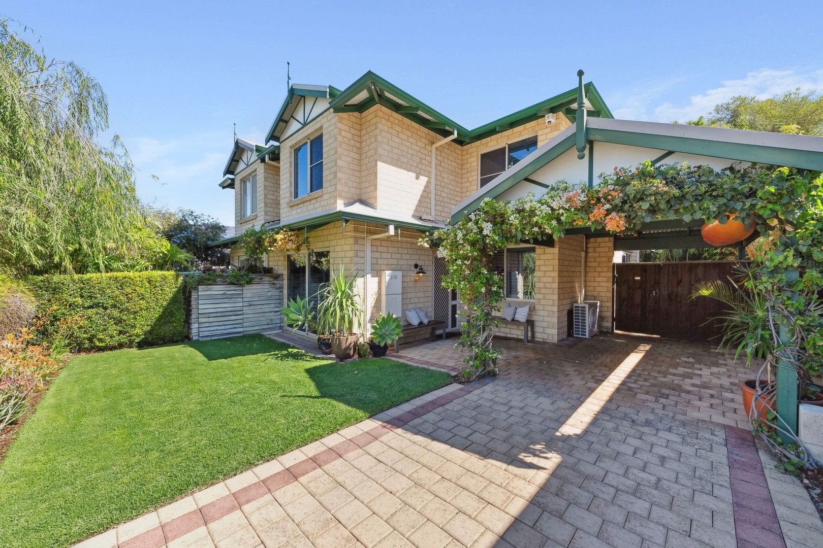 3 bedrooms Townhouse in 2/40 Banksia Terrace KENSINGTON WA, 6151