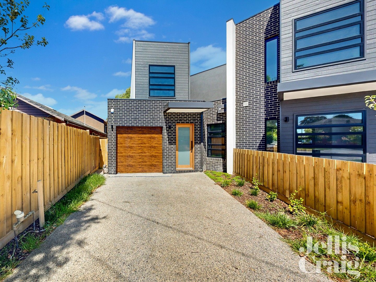 4 bedrooms Townhouse in 2B Opal Court BENTLEIGH EAST VIC, 3165