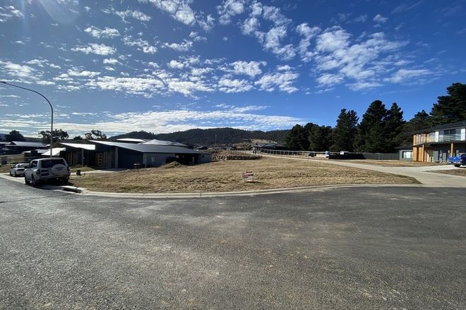 Picture of 15 Willow Bay Place, EAST JINDABYNE NSW 2627