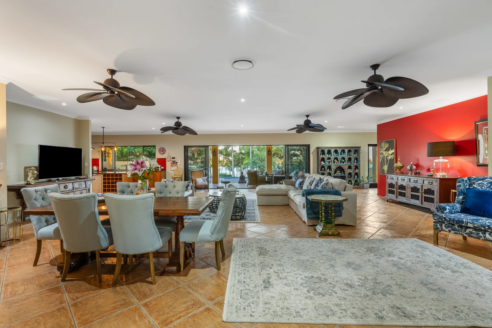 Additional image 5 of 72 Sir Bruce Small Boulevard, Benowa Waters QLD 4217