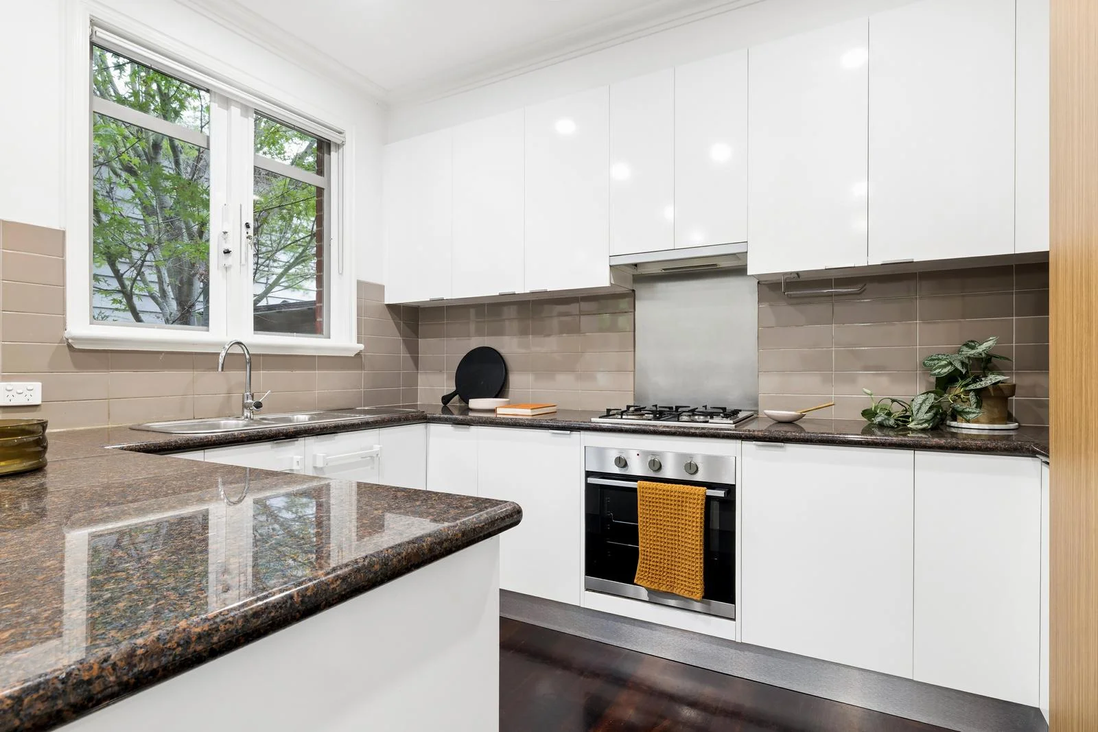 Additional image 8 of 2/15 Flemington Street, Travancore VIC 3032