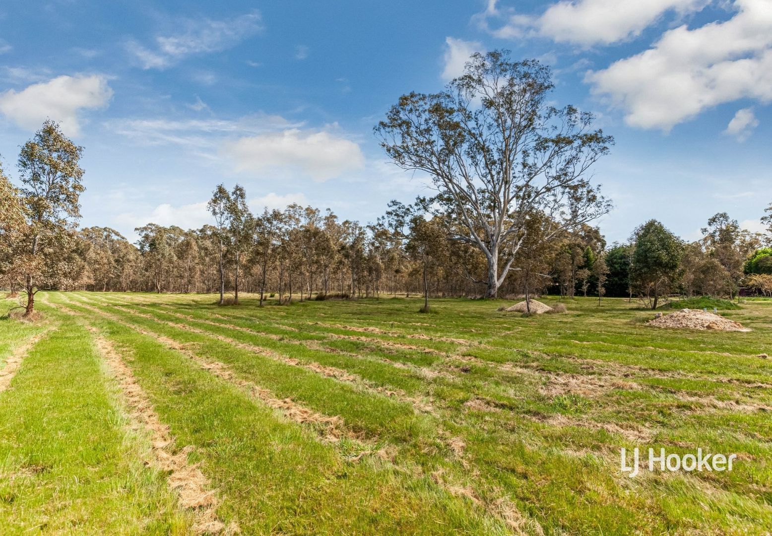 929 Dry Creek Road, Broadford VIC 3658, Image 2