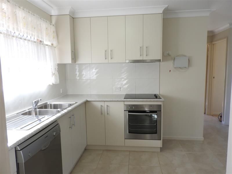 2 bedrooms Apartment / Unit / Flat in 1/234 Alderley Street CENTENARY HEIGHTS QLD, 4350