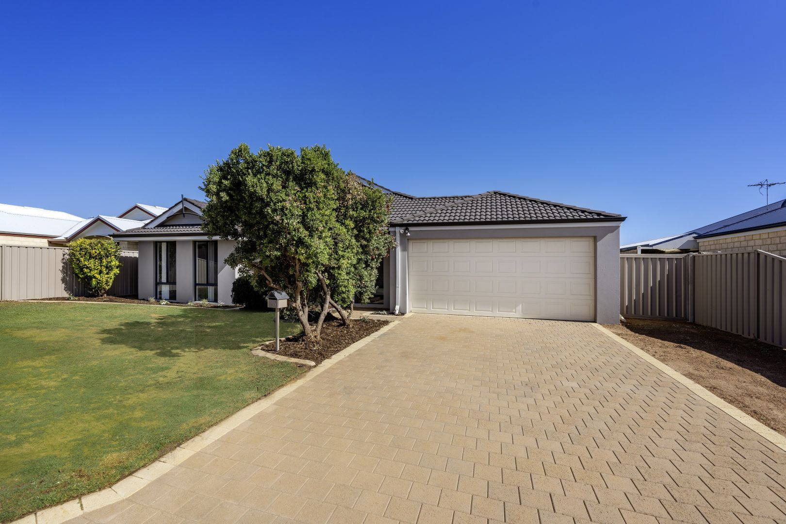 24 Topsail Street, Drummond Cove WA 6532, Image 2